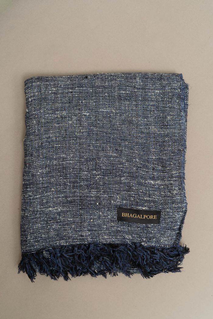 Blue, White, Black — Wavy detail 4